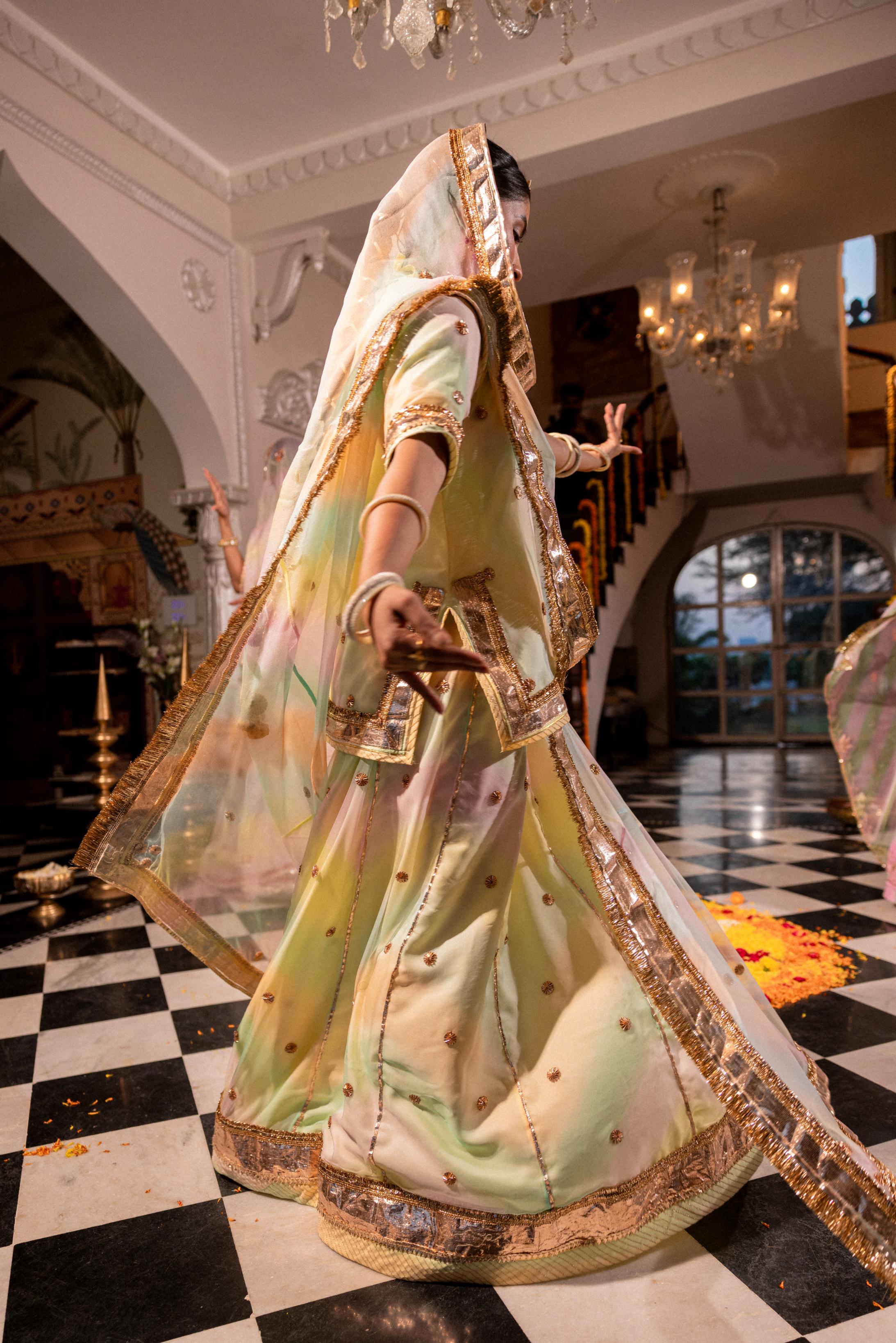 Samundar Leher 21 grms Pure Georgette Copper Laffi Dhora Ginni Phool Handwork Poshak (Unstitched)