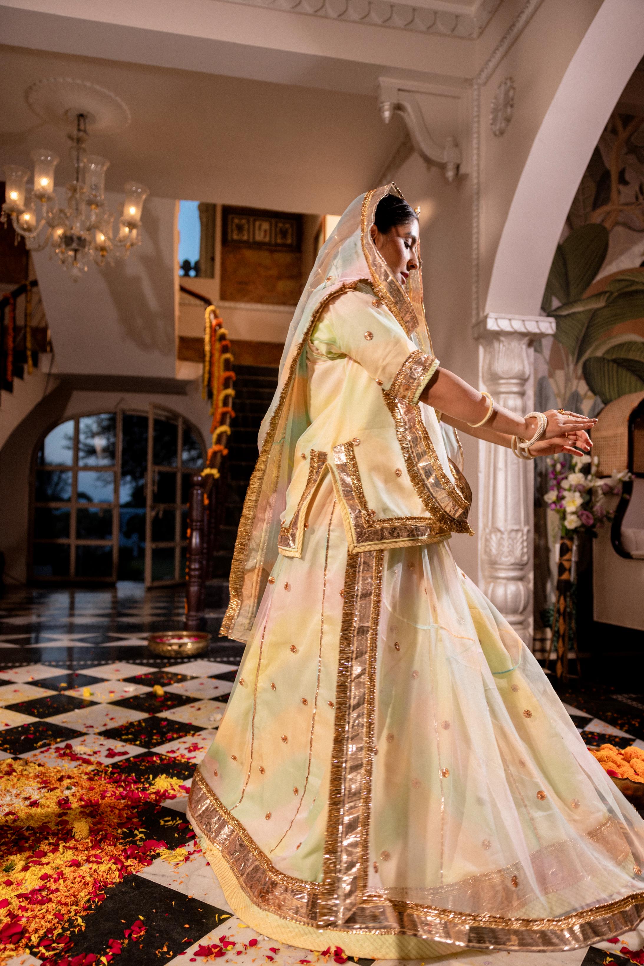 Samundar Leher 21 grms Pure Georgette Copper Laffi Dhora Ginni Phool Handwork Poshak (Unstitched)