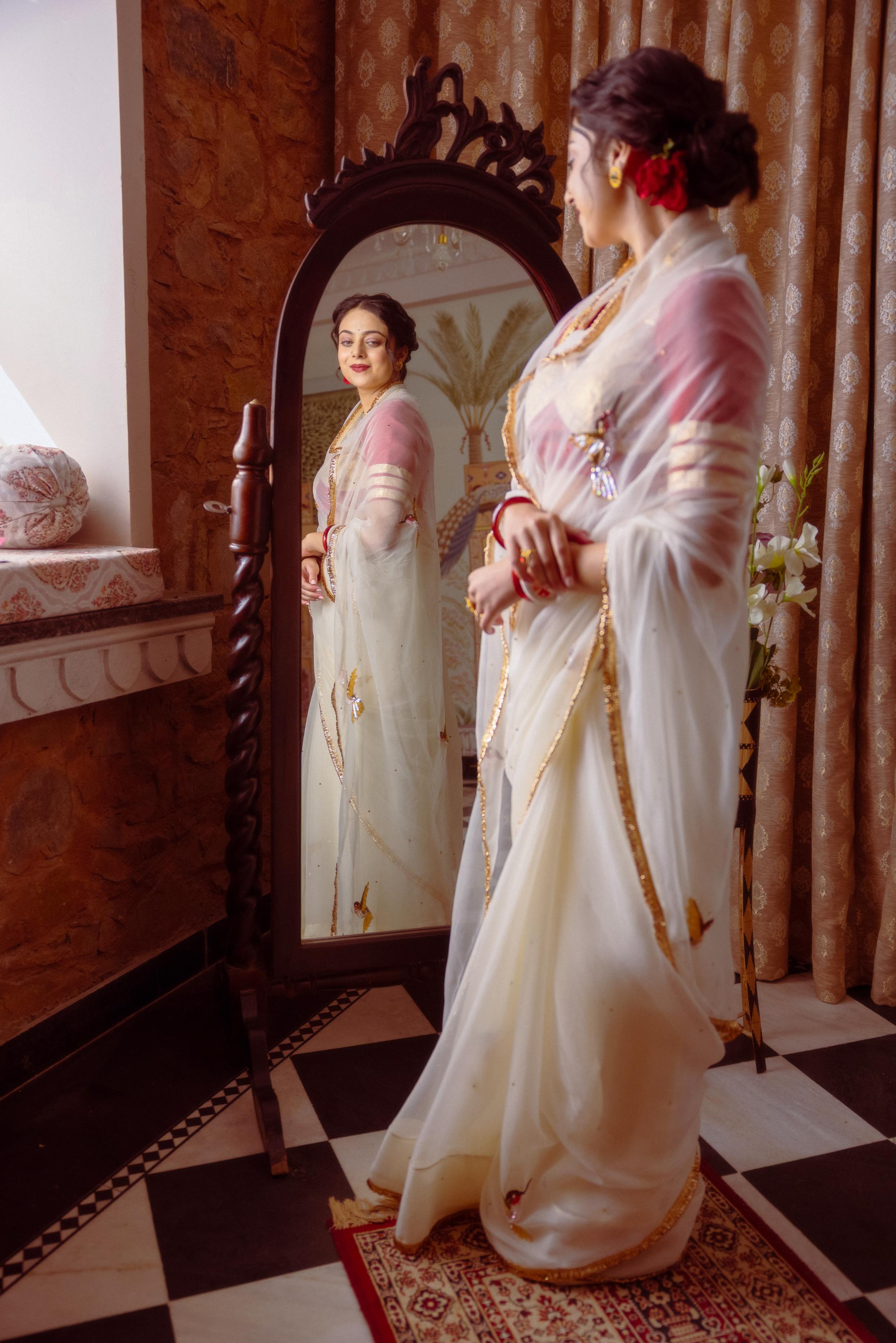 White Viscose Chiffon Aari Resham Sequins  Handwork    Saree