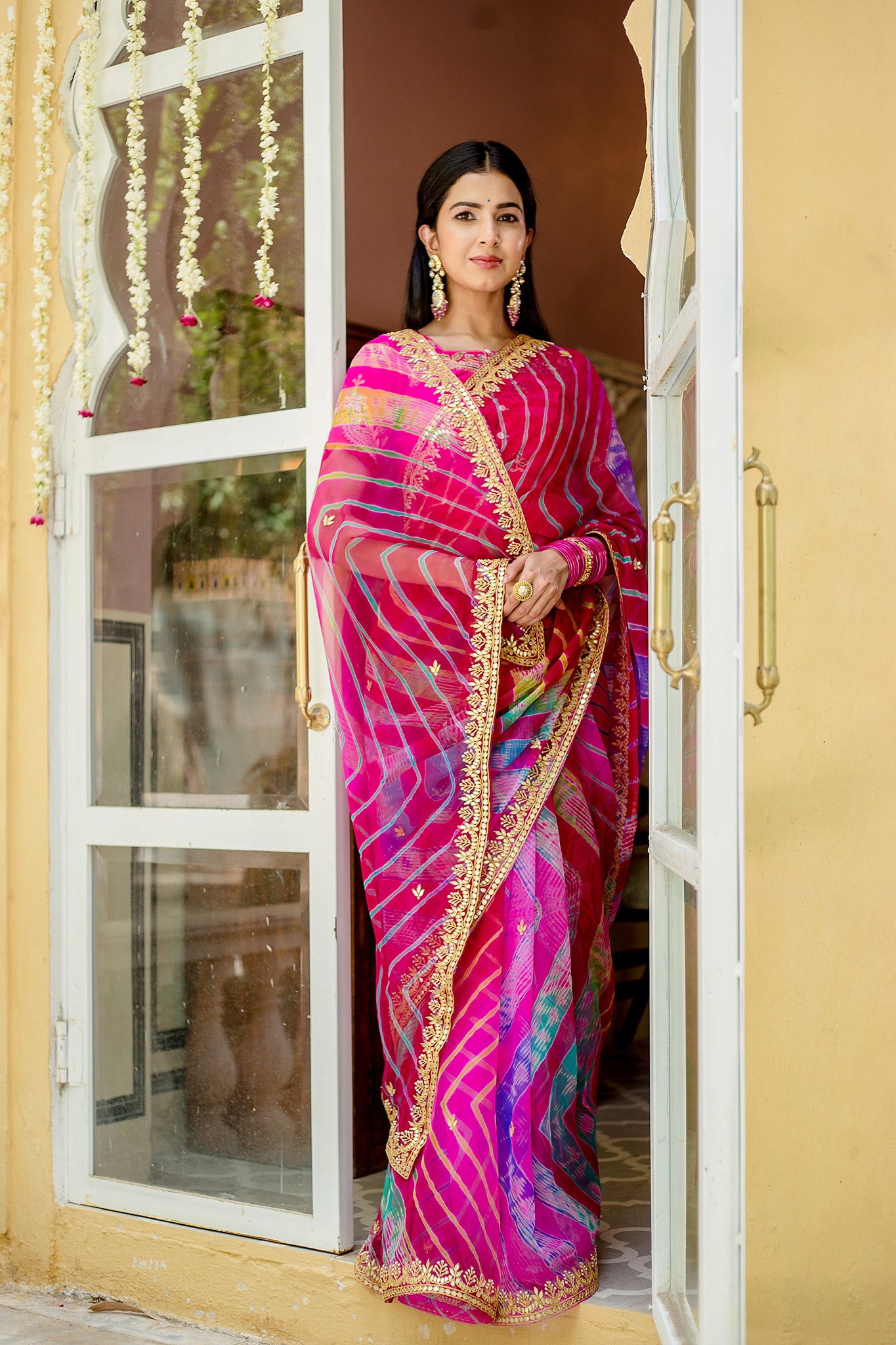 Laheriya  Pure Georgette Gottapatti border butti handwork  Saree